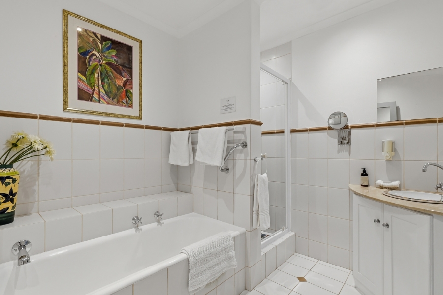 5 Bedroom Property for Sale in Constantia Western Cape